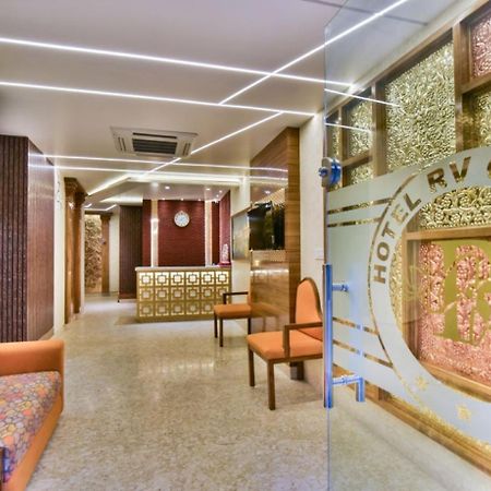 Hotel Rv Golden Amritsar Esterno foto