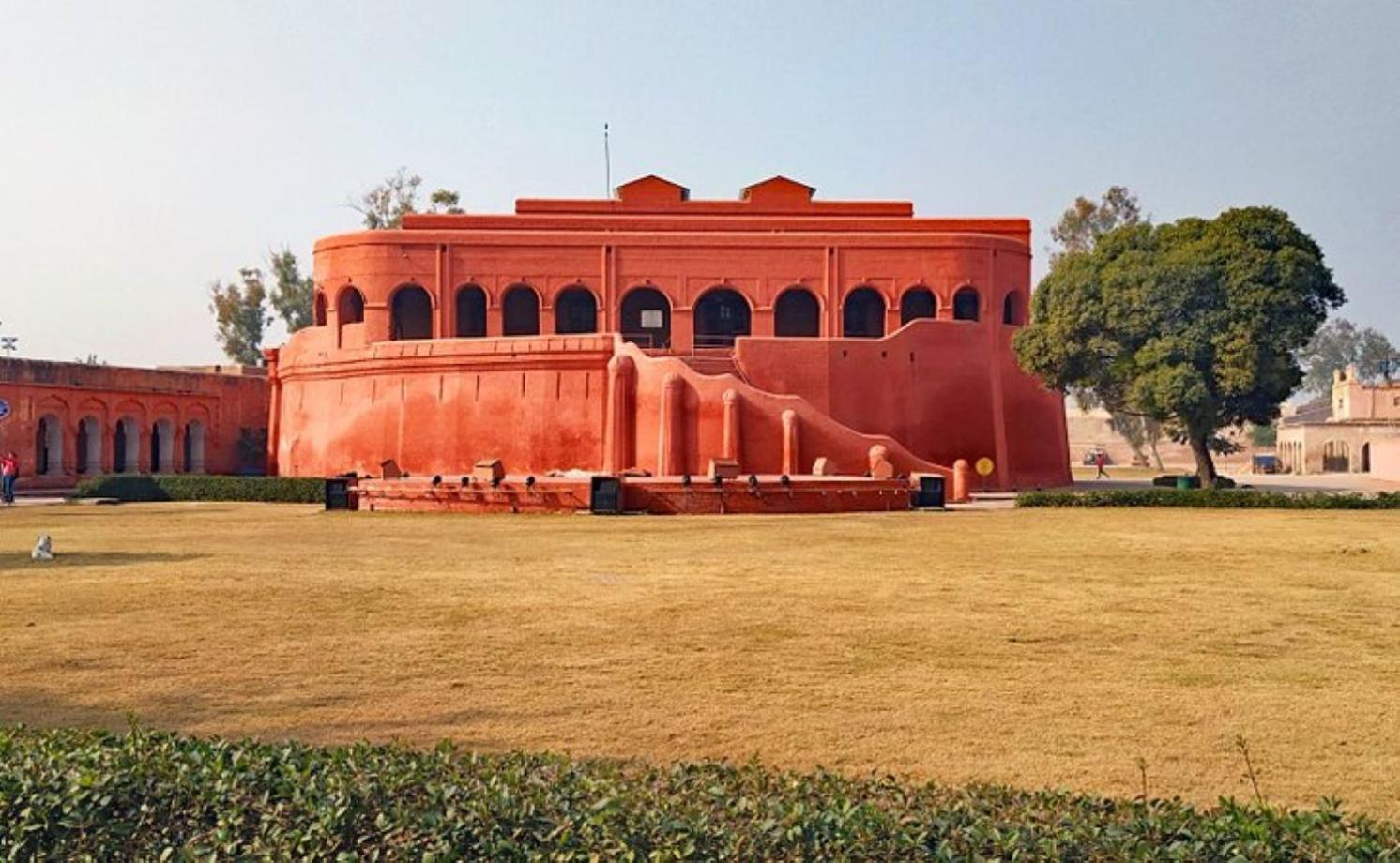 Hotel Rv Golden Amritsar Esterno foto
