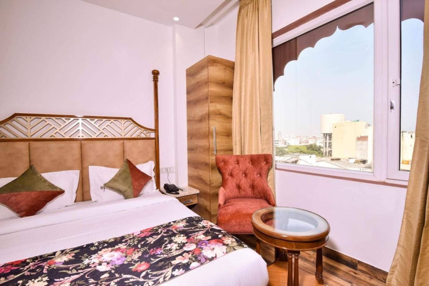Hotel Rv Golden Amritsar Esterno foto