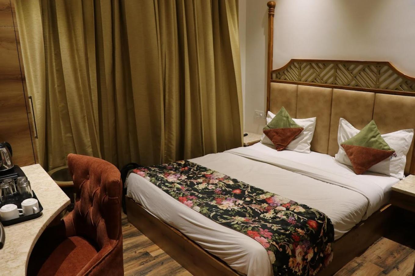 Hotel Rv Golden Amritsar Esterno foto