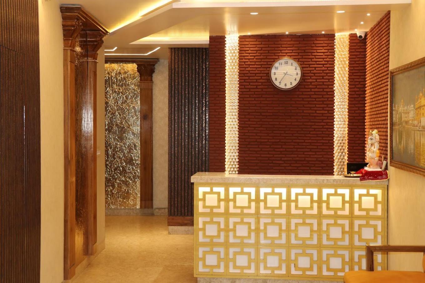 Hotel Rv Golden Amritsar Esterno foto
